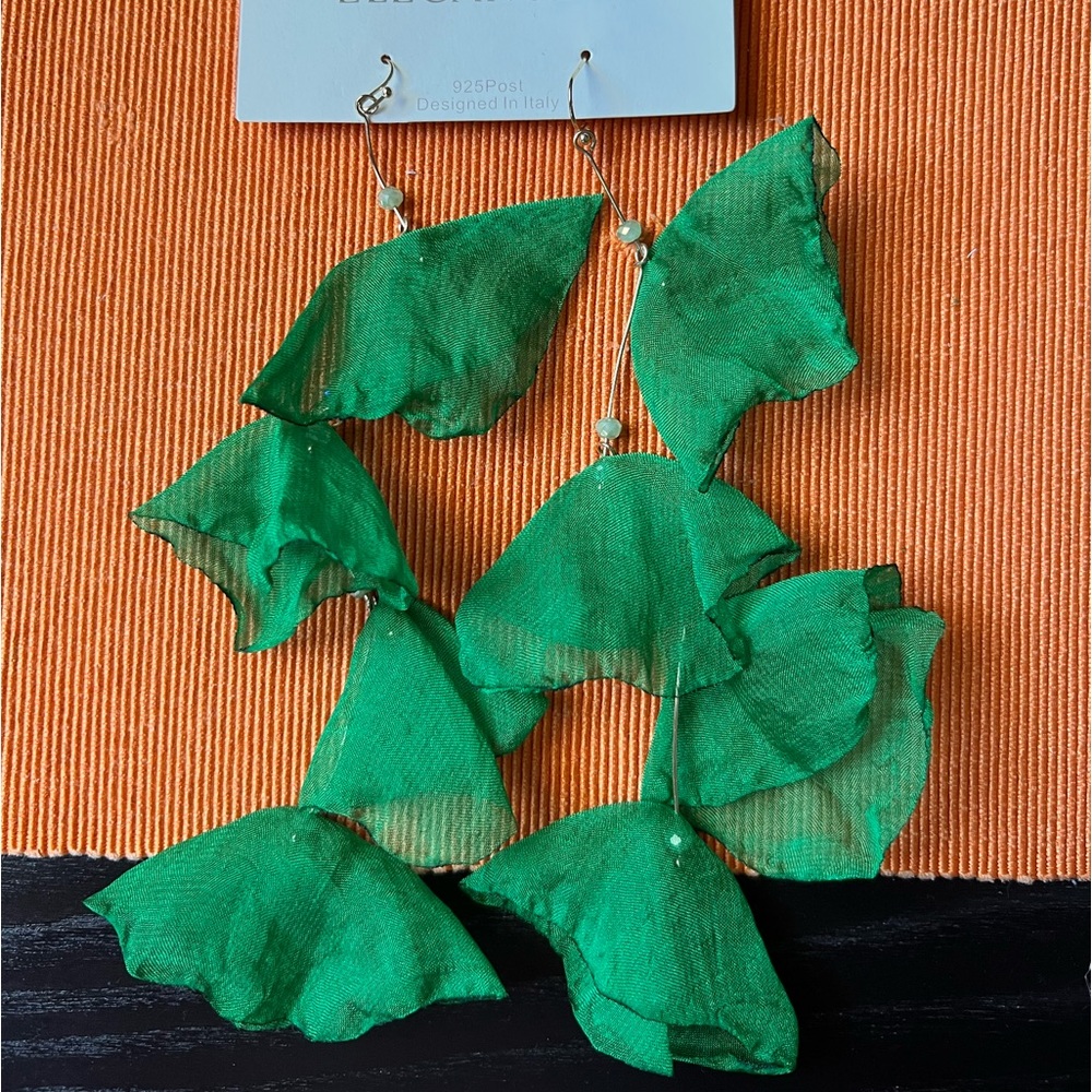Influencers fav 🤩 Statement green earrings. Beautiful piece, lightweight